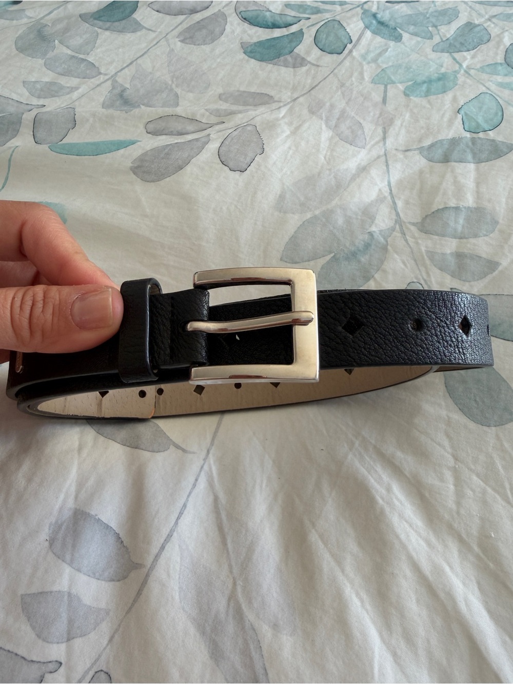 Anne Klein Classic Black Leather Women’s Belt with Silver Buckle